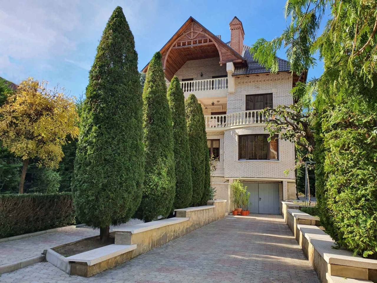 Str. Belgrad, Botanica, Chișinău