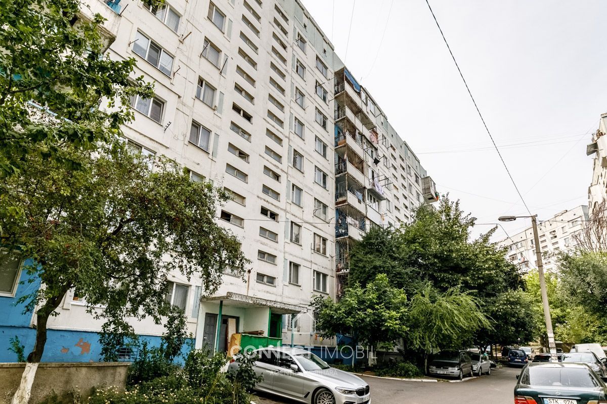 Str. Independenței, Botanica, Chișinău